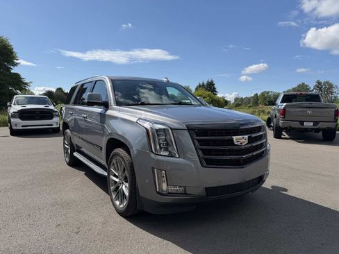 Used 2020 Cadillac Escalade Premium Luxury w/ Escalade Sport Edition AWD/4WD image 2