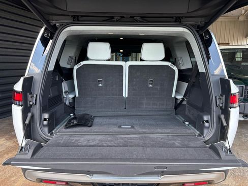 Used 2024 Rivian R1S Adventure AWD/4WD image 29