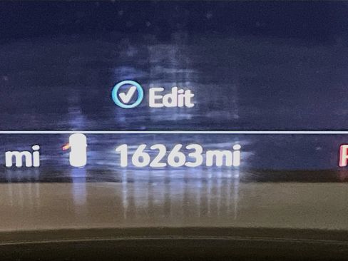 Used 2024 Cadillac XT6 Premium Luxury w/ Technology Package AWD/4WD image 12
