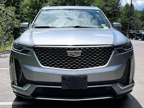 Used 2024 Cadillac XT6 Premium Luxury AWD/4WD image 2