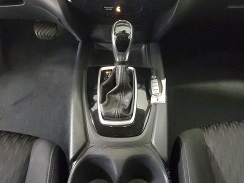 Used 2019 Nissan Rogue SV image 20