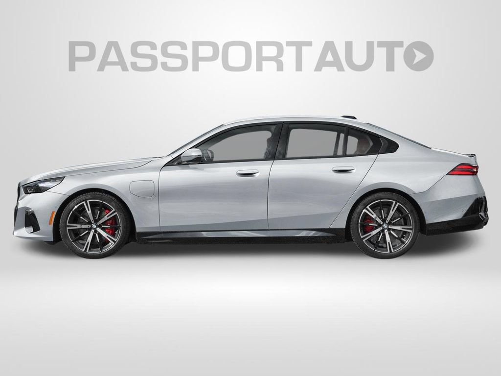New 2027 BMW 550e xDrive AWD/4WD image 3