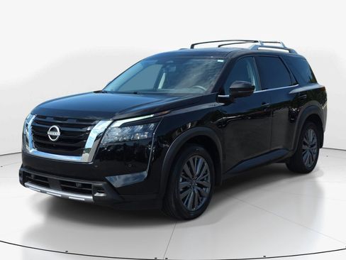 Used 2025 Nissan Pathfinder SL w/ SL Premium Package AWD/4WD image 8