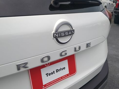 Used 2023 Nissan Rogue S image 26