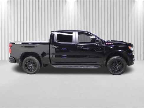 Used 2025 Chevrolet Silverado 1500 LT Trail Boss w/ Convenience Package II image 2