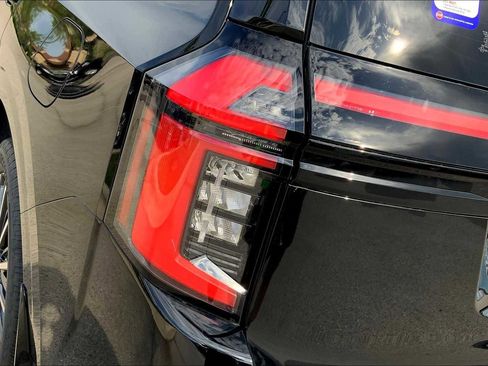 New 2025 Nissan Armada Platinum Reserve image 14