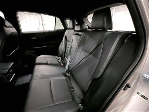 Used 2021 Toyota Venza XLE image 21