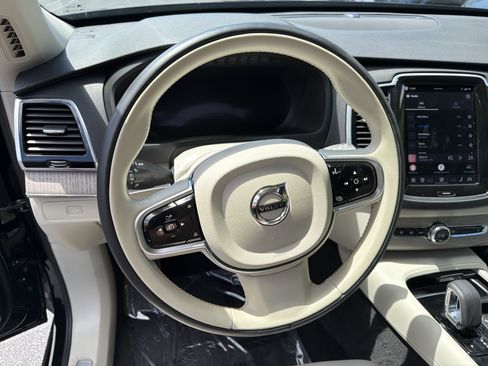 Certified 2025 Volvo XC90 B6 Plus AWD/4WD image 18