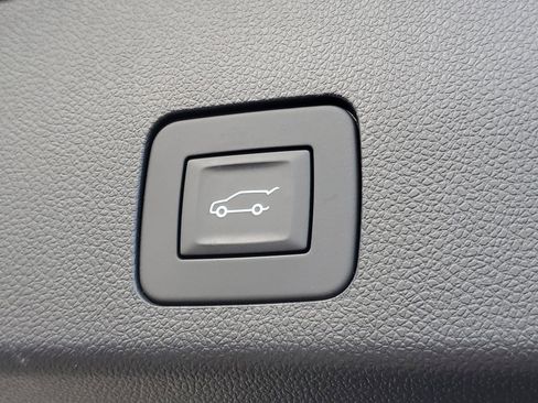 Used 2025 Buick Encore GX Sport Touring image 9