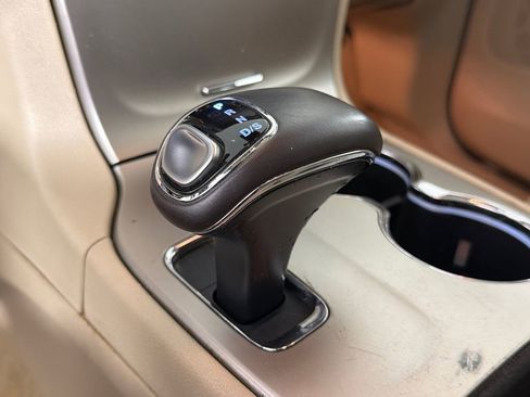 Used 2014 Jeep Grand Cherokee Overland w/ Advanced Technology Group image 33