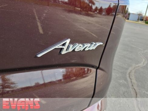 Used 2022 Buick Enclave Avenir w/ Avenir Technology Package image 3