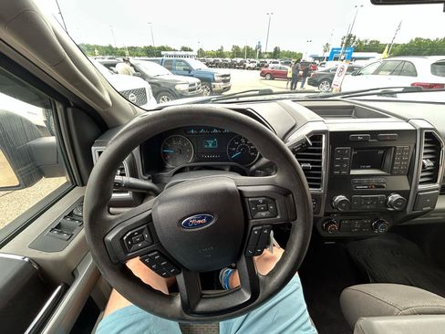 Used 2016 Ford F150 XLT AWD/4WD image 25