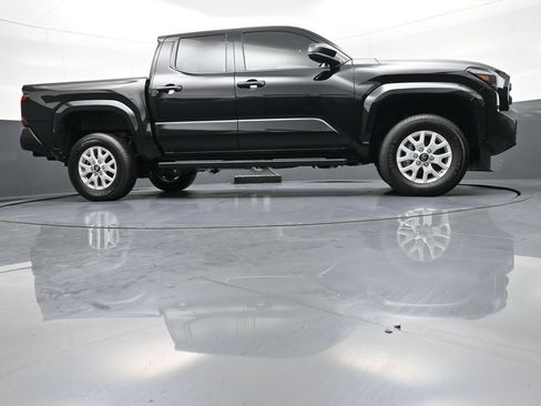 Used 2025 Toyota Tacoma SR RWD image 28