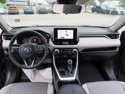 Certified 2025 Toyota RAV4 XLE Premium image 33