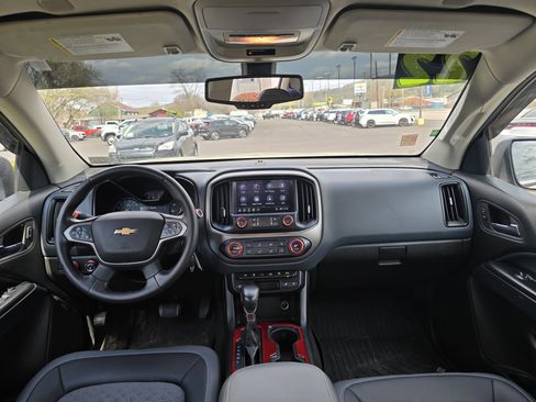 Used 2022 Chevrolet Colorado Z71 image 16