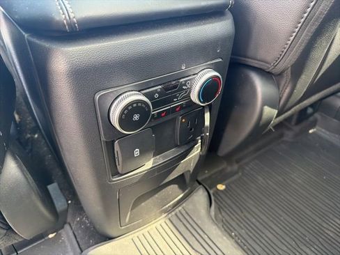 Used 2023 Ford Explorer Limited w/ Limited Technology Package image 18