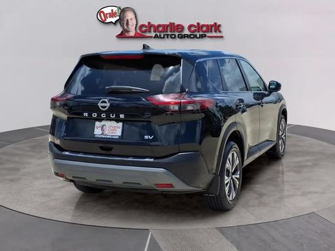 Used 2022 Nissan Rogue SV FWD image 5