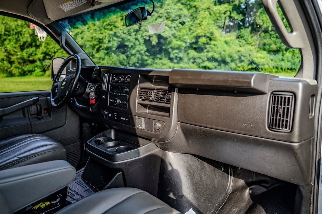 Used 2023 Chevrolet Express 3500 Extended w/ Driver Convenience Package RWD image 20