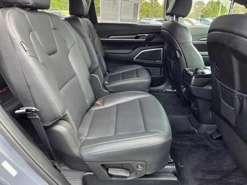 Used 2023 Kia Telluride S AWD/4WD image 28