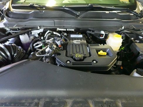 New 2026 RAM 2500 Laramie AWD/4WD image 33