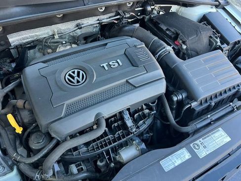 Used 2015 Volkswagen Golf S image 27