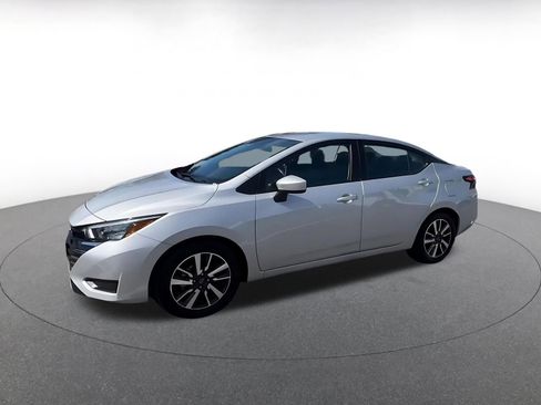 Used 2025 Nissan Versa SV FWD image 8