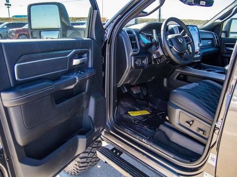 New 2025 RAM 2500 Big Horn AWD/4WD image 36
