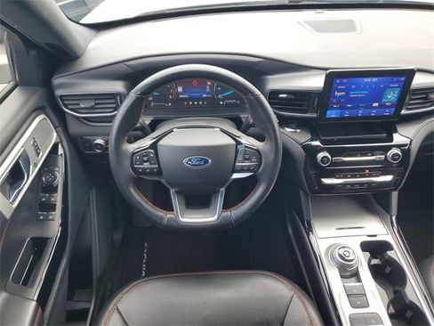 Used 2022 Ford Explorer ST-Line w/ Class IV Trailer Tow Package image 13