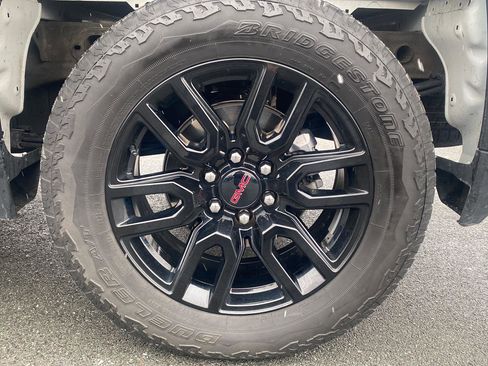 Used 2025 GMC Sierra 1500 Elevation image 9