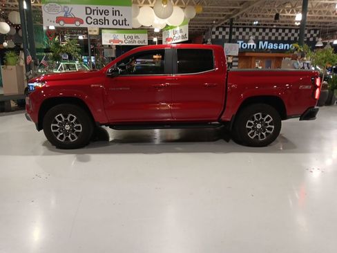 Used 2023 Chevrolet Colorado Z71 w/ Z71 Convenience Package 2 AWD/4WD image 14