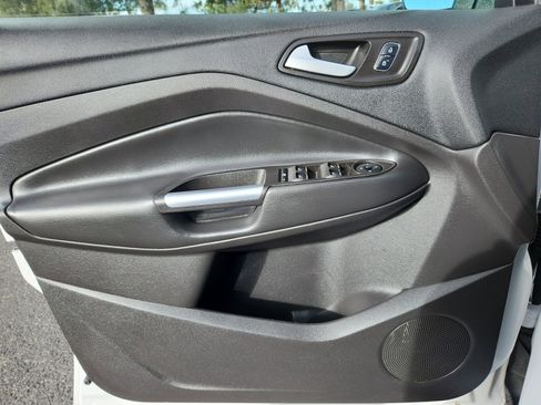 Used 2017 Ford Escape SE w/ Equipment Group 201A image 13