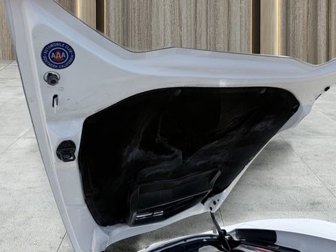 Used 2017 Chevrolet Corvette Stingray Coupe w/ Carbon Flash Badge Package image 17