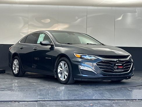 Used 2019 Chevrolet Malibu Hybrid w/ Leather Package image 1