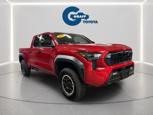 Used 2026 Toyota Tacoma TRD Off-Road AWD/4WD image 3