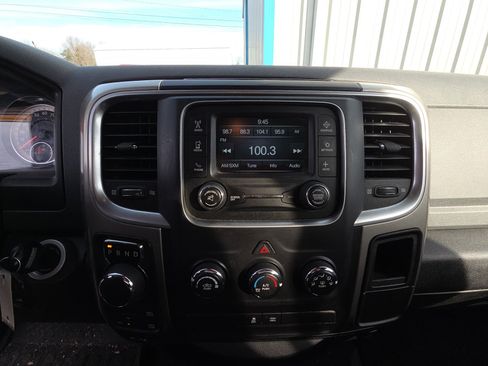 Used 2018 RAM 1500 Classic SLT image 11