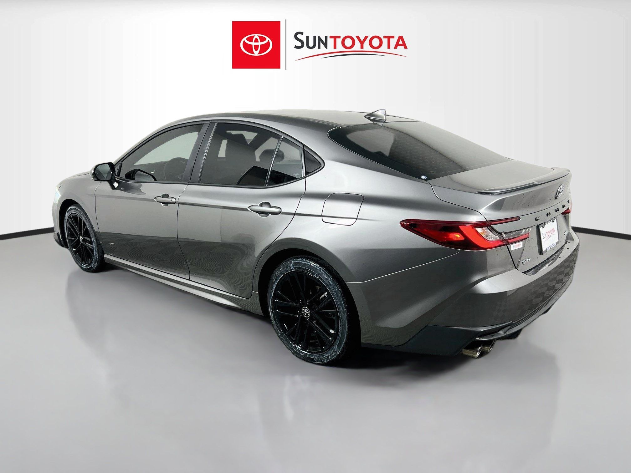 Used 2025 Toyota Camry SE w/ Convenience Package FWD image 6