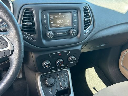 Used 2018 Jeep Compass Sport AWD/4WD image 13