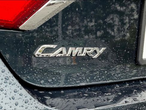 Used 2016 Toyota Camry LE image 30