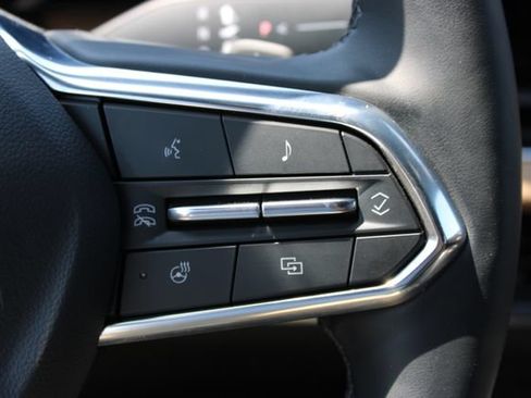Used 2025 Chevrolet Equinox ACTIV w/ Safety and Technology Package FWD image 23