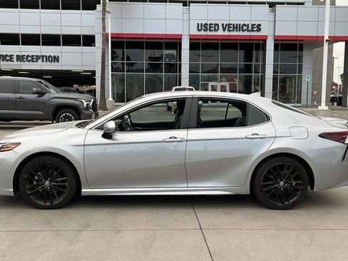 Used 2023 Toyota Camry XSE FWD image 3