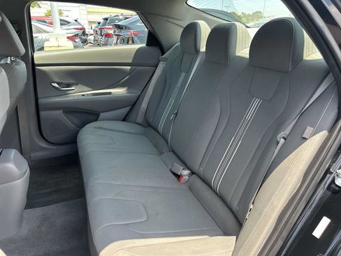 Used 2024 Hyundai Elantra SEL FWD image 22