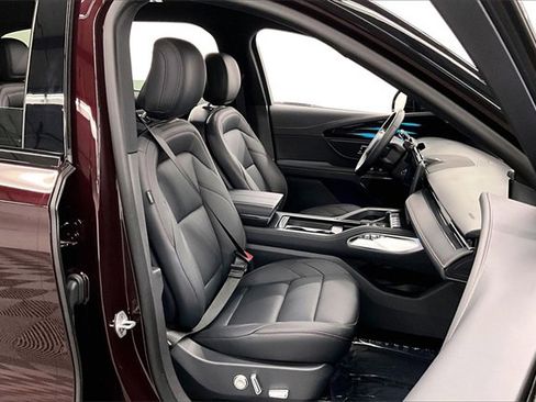 Used 2025 Lincoln Nautilus Premier w/ Jet Appearance Package image 7