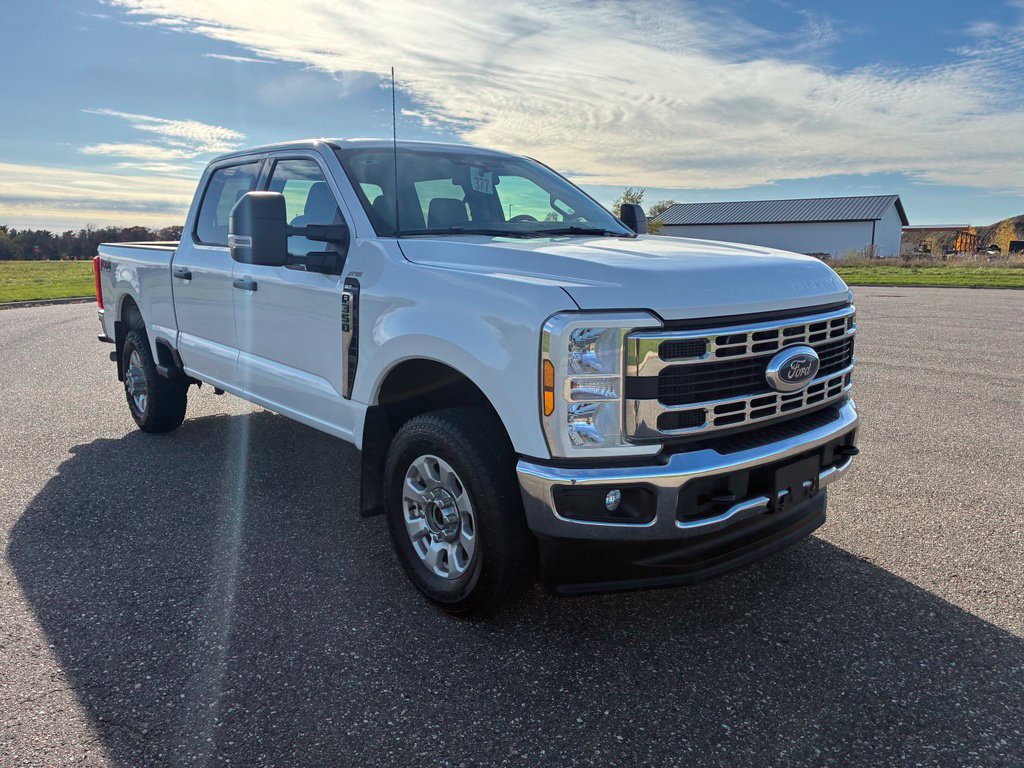 Used 2024 Ford F350 XLT w/ FX4 Off-Road Package AWD/4WD image 2