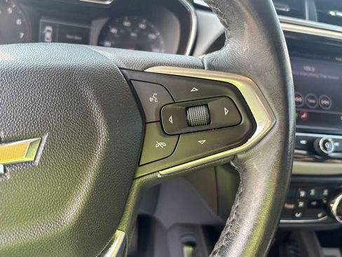 Used 2021 Chevrolet TrailBlazer LT w/ Premium Seating Package FWD image 16