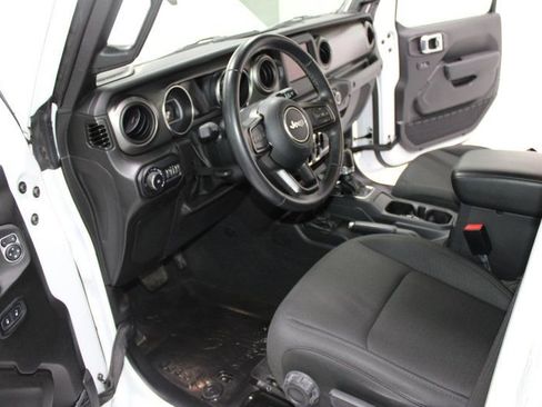 Used 2022 Jeep Wrangler Unlimited Sport AWD/4WD image 6