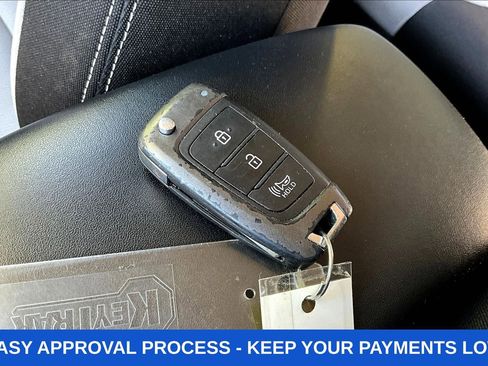Used 2020 Hyundai Venue SEL FWD image 38