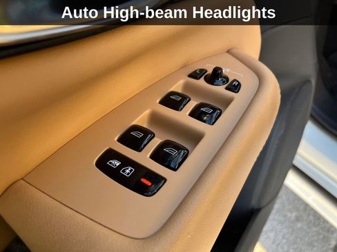 Used 2025 Volvo XC90 T8 Ultra w/ Protection Package Premier image 16