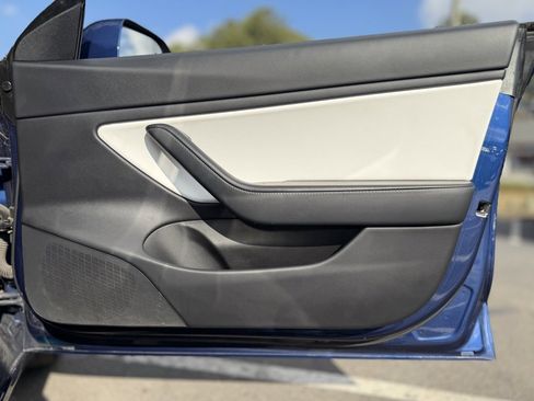 Used 2021 Tesla Model 3 Standard Range Plus image 36