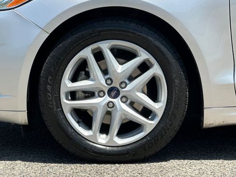 Used 2014 Ford Fusion SE FWD image 23