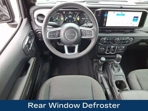 Used 2025 Jeep Wrangler Unlimited Sahara AWD/4WD image 3